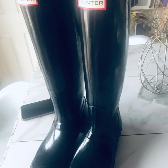 Hunter Black Women's Rain Boots - Picture 5 of 11